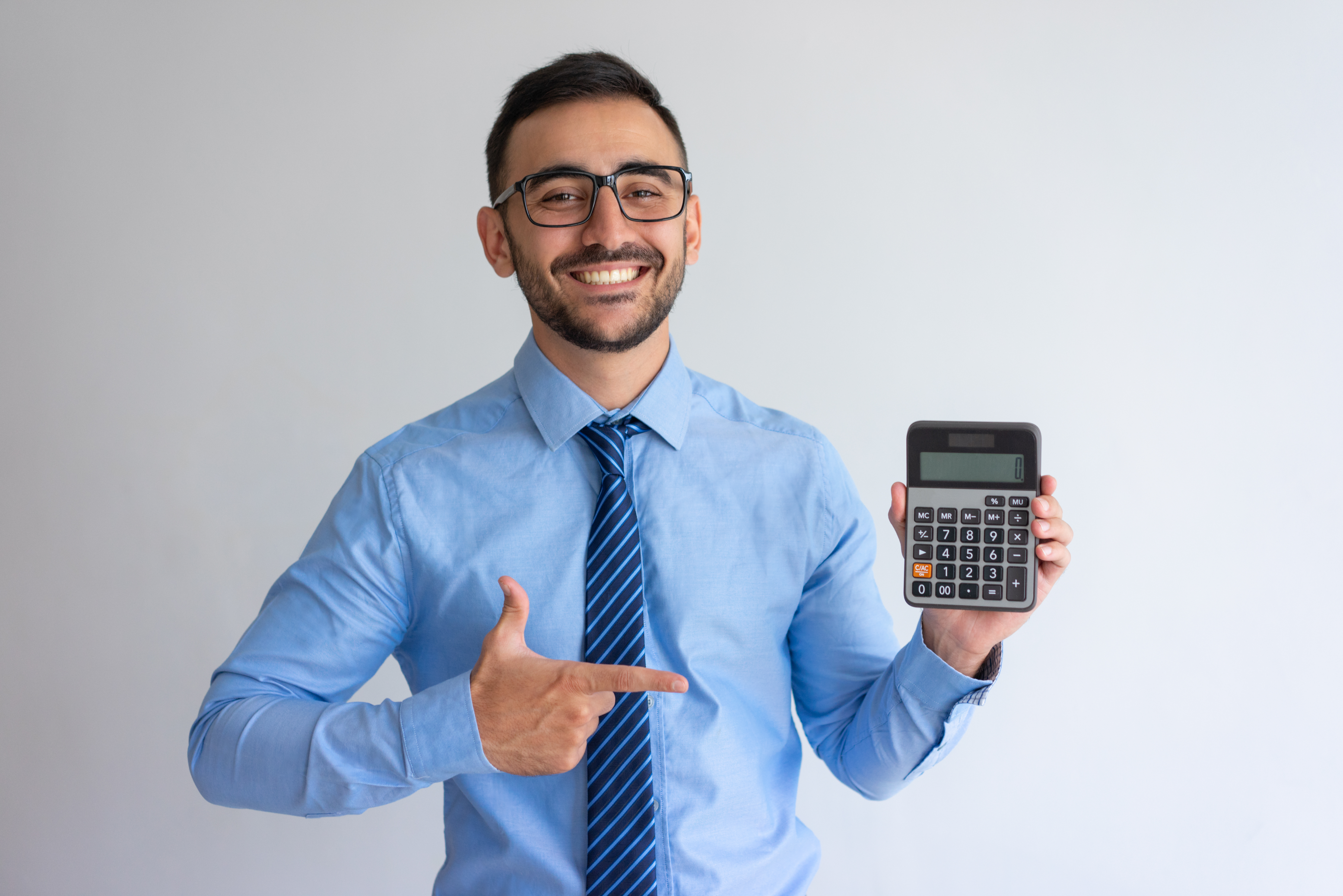 Especialista fazendo declaração de Imposto de Renda